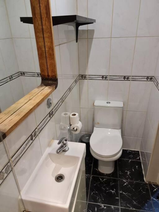 Cute One Bedroom Apartment London Bagian luar foto