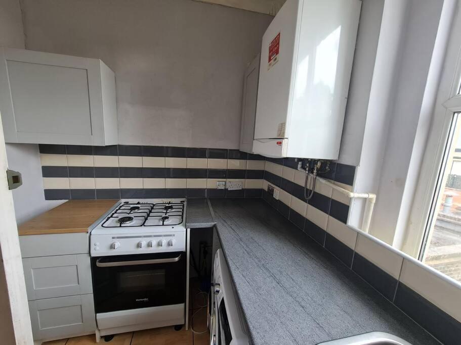 Cute One Bedroom Apartment London Bagian luar foto